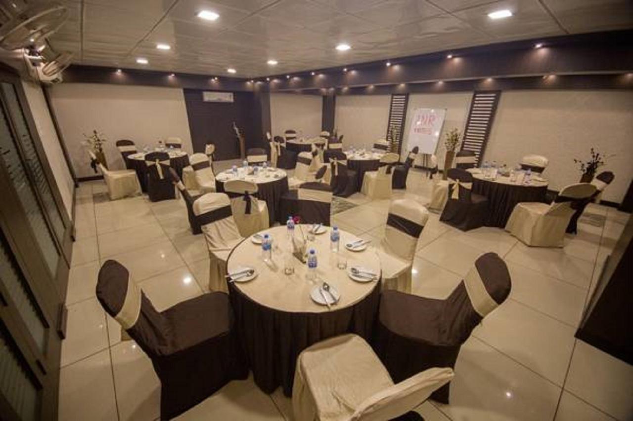 Anr Hotels Lucknow Exterior foto